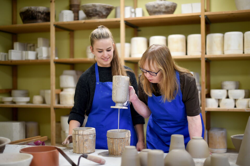 Pädagogische / Pflegerische Fachkraft (m/w/d) im Bereich Keramik